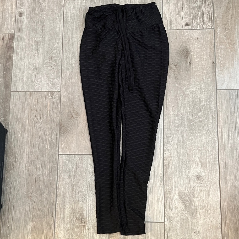Black Textured High-Waisted Leggings